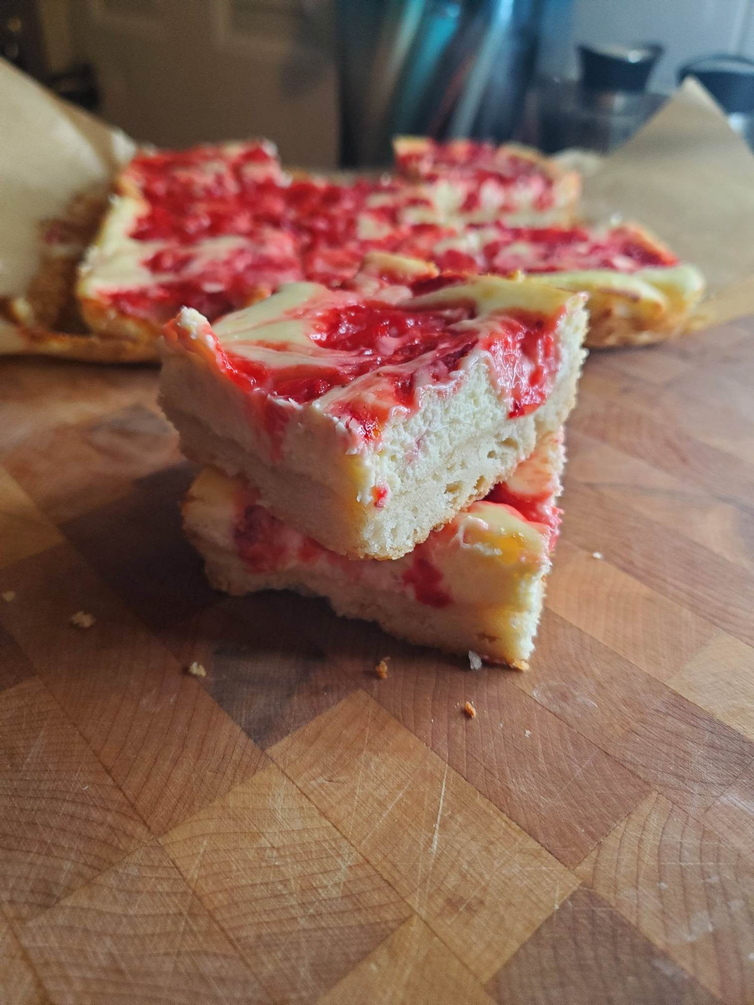 Strawberry Lemon Cheesecake bars